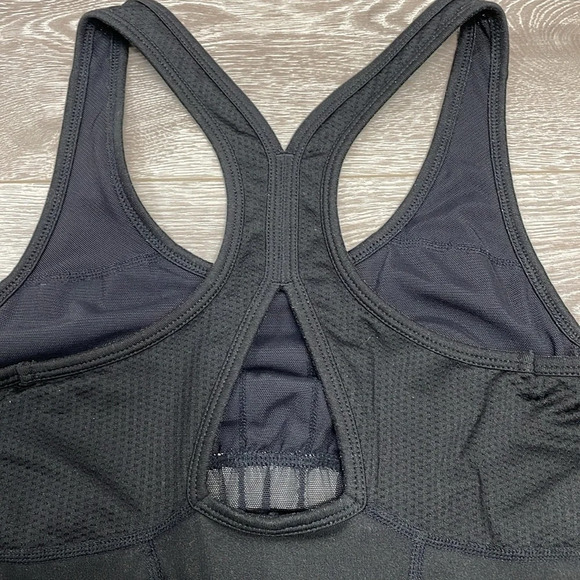 Champion Performance Black Racerback Tank Built In Bra Back Keyhole Opening S - Picture 10 of 13